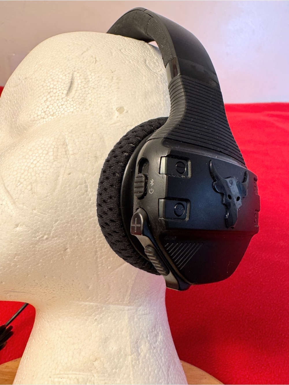 JBL Under Armour Project Rock Sport Wireless Train On The Ear Headphones Black